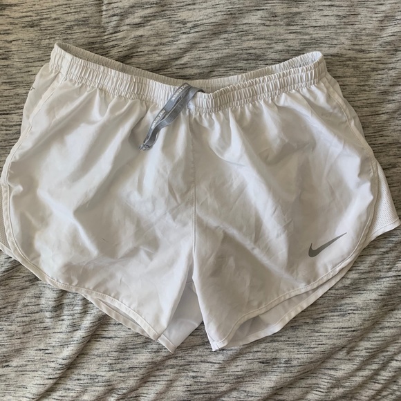 Nike Women’s Tempo Running Shorts - Picture 5 of 10